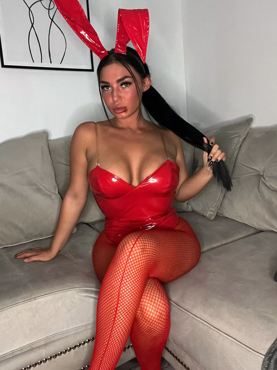 this bunny is hungry for your thick D