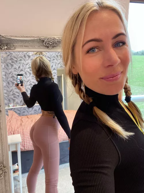 Trying to keep in shape at 40…..would you still take me from behind? 😅