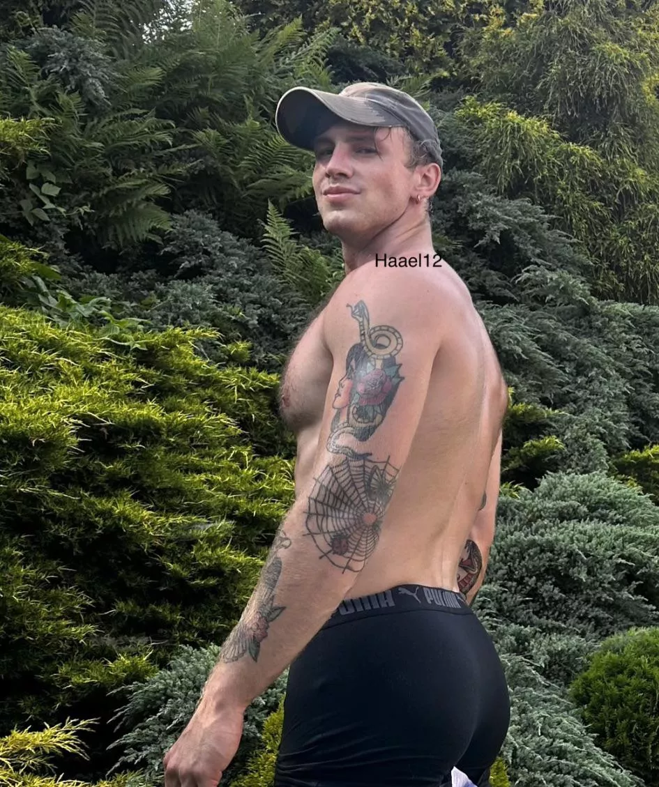 WHO ordered muscle butt?