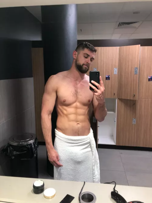 Any ladies have a thing for teachers? Hmu 😏