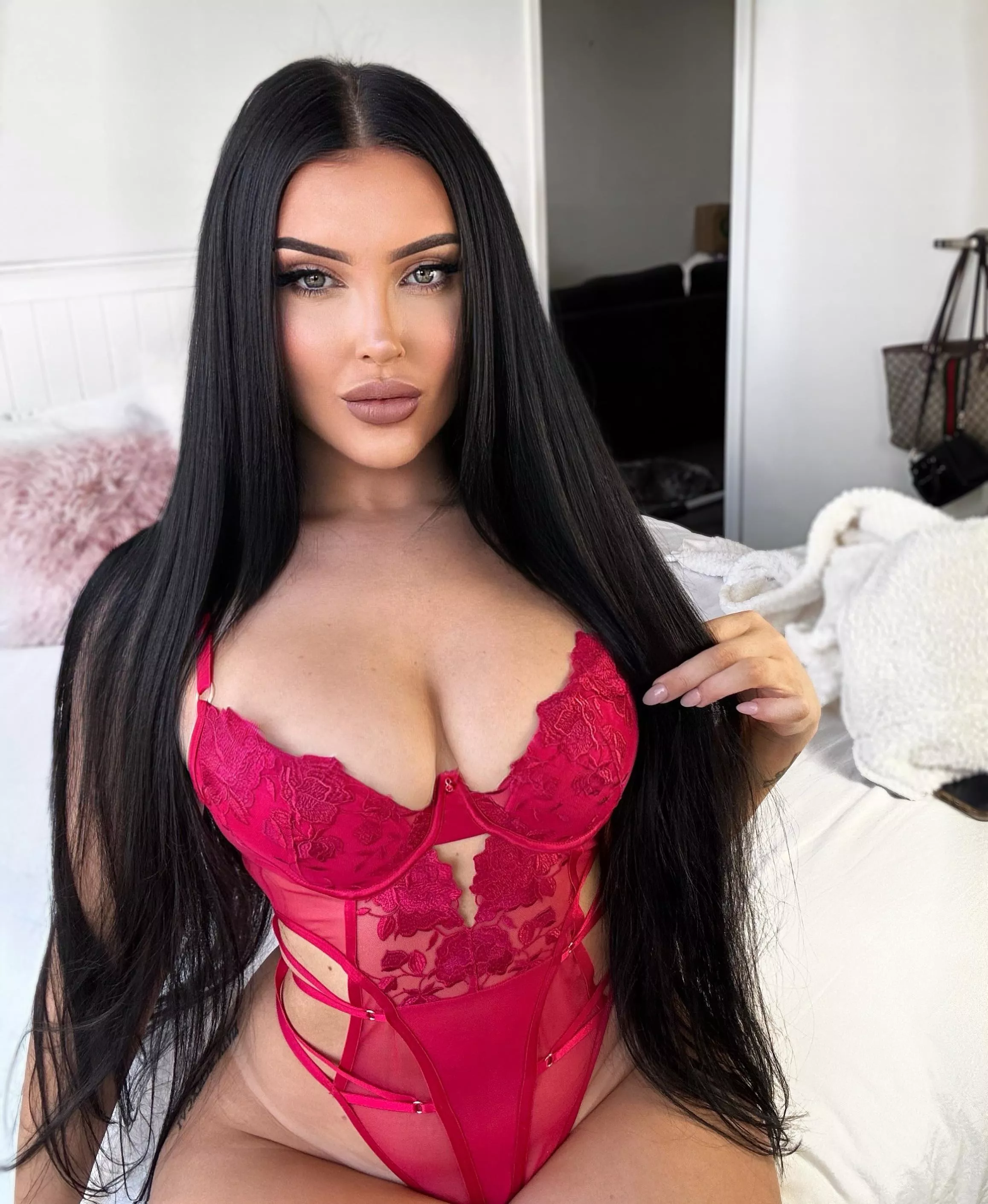 Are you into thick girls?