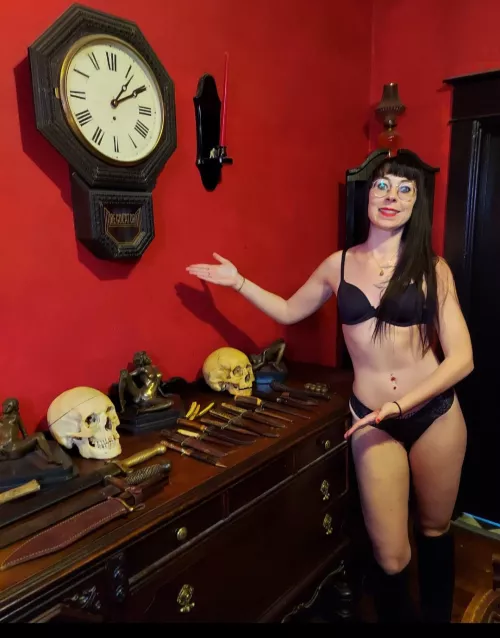 Bowie knives... choose your weapon.