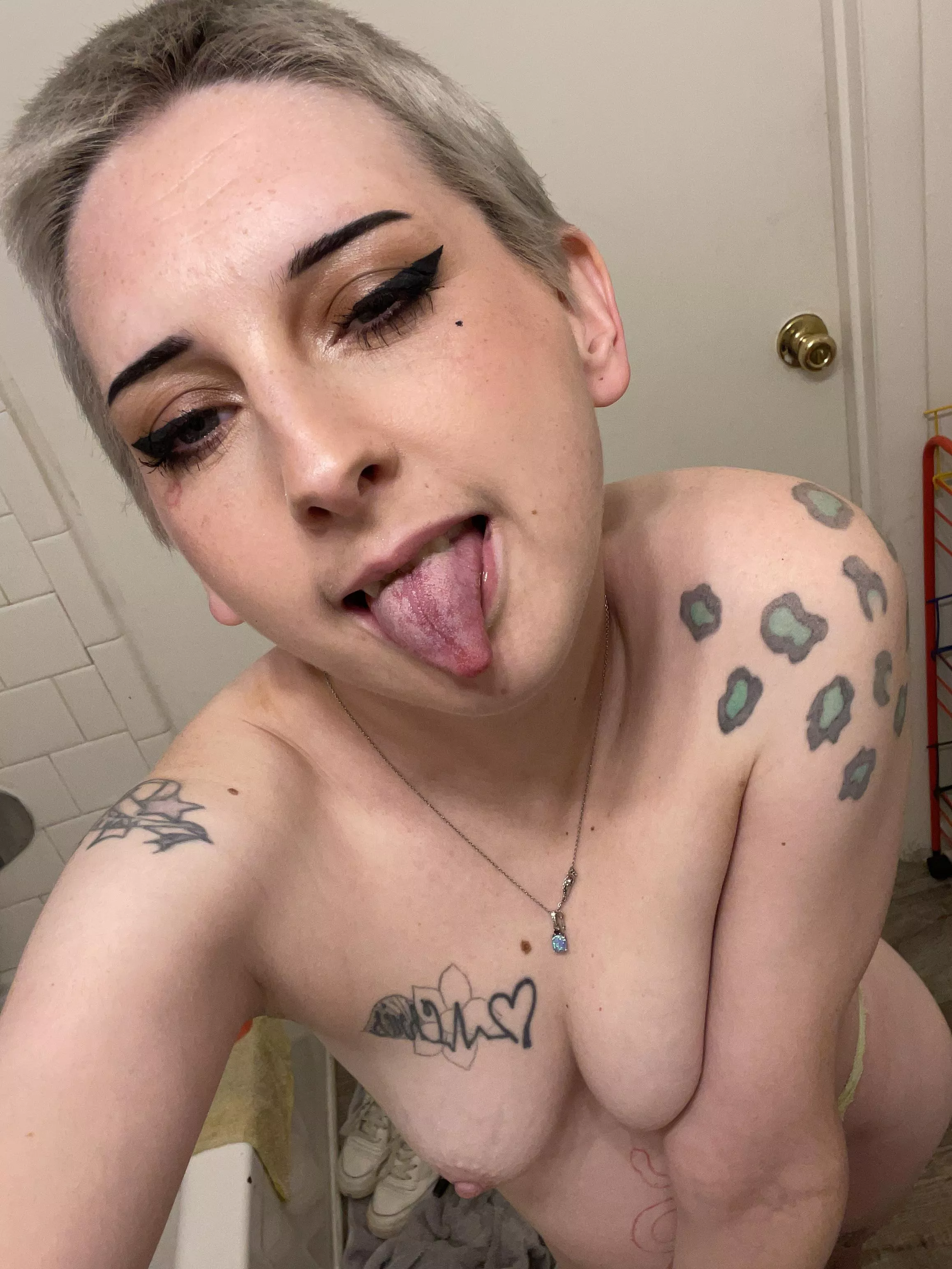 Can I lick the tip OC