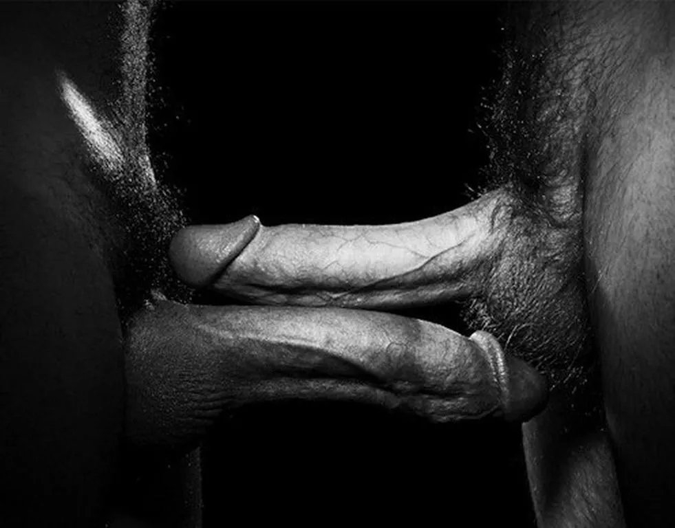 Crossed swords
