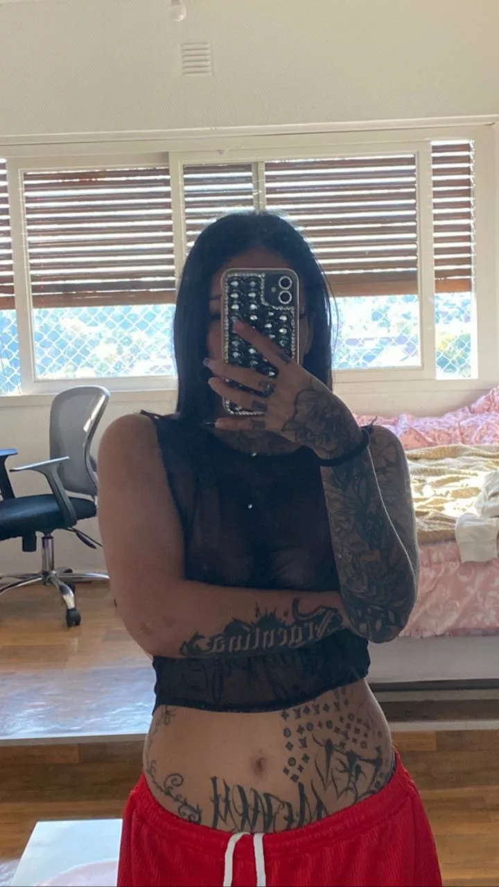 Fresh from the shower🥵