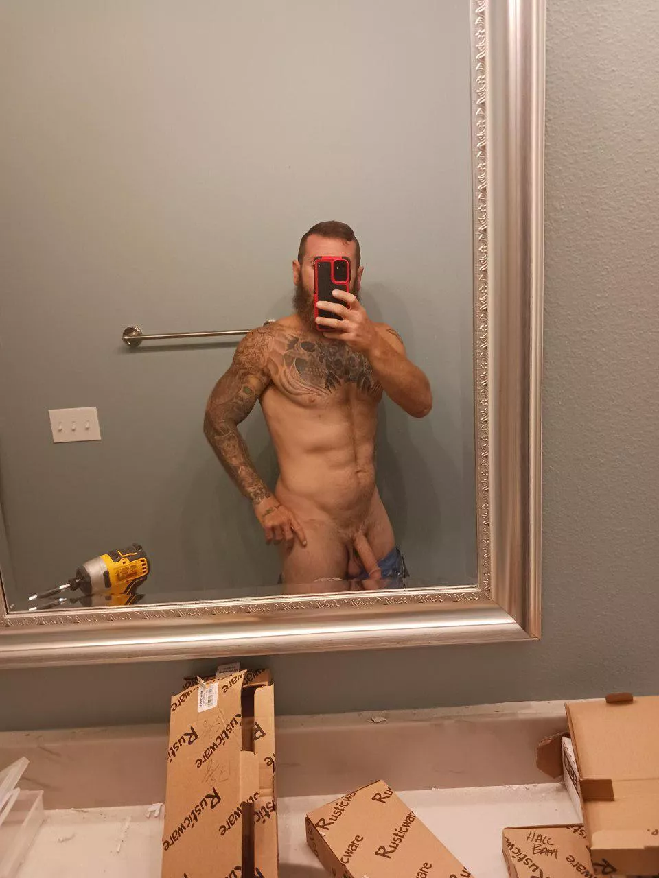 Hey cum I to the bathroom let me show you something