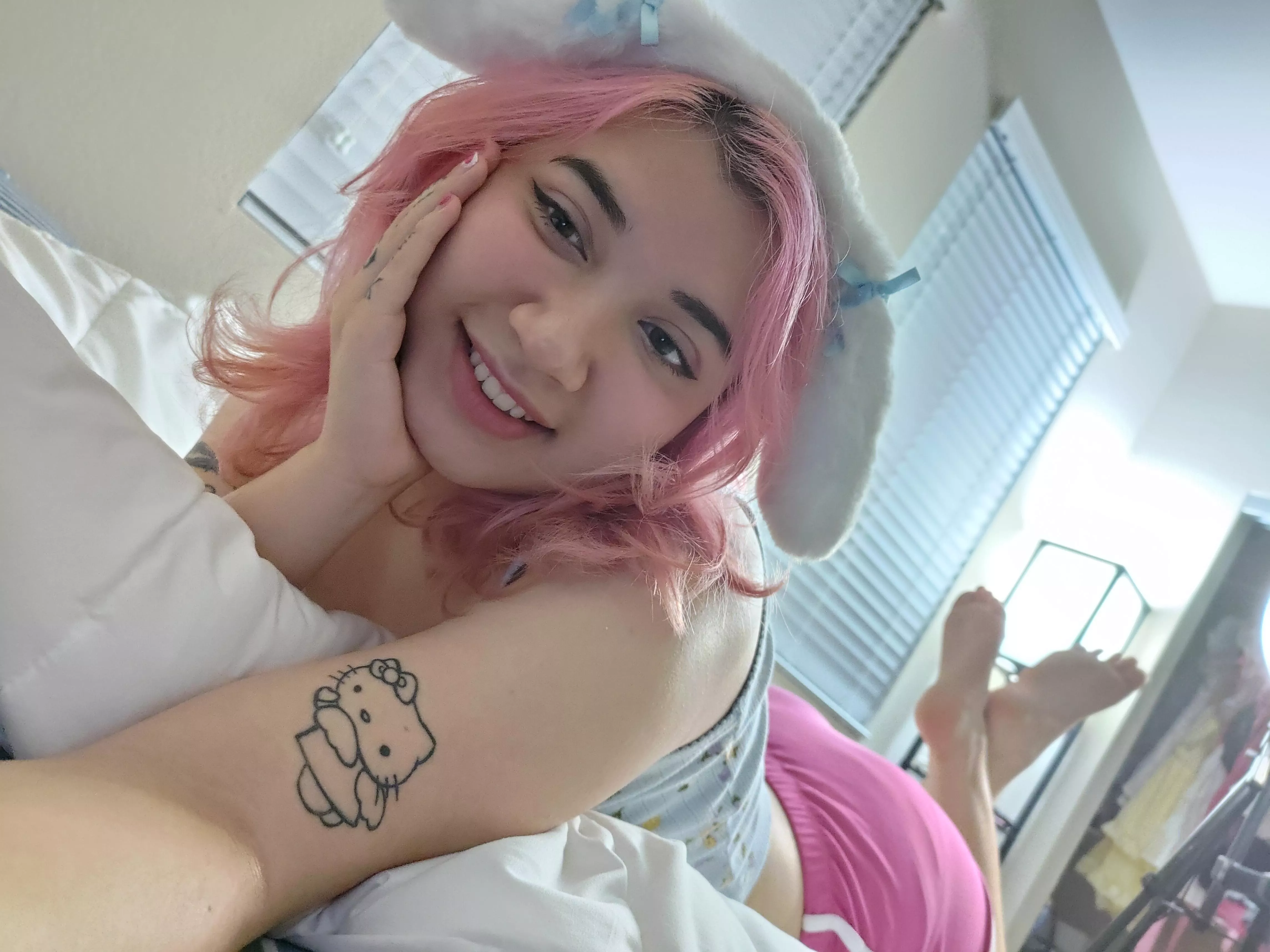Hi!! Say it back! 💗