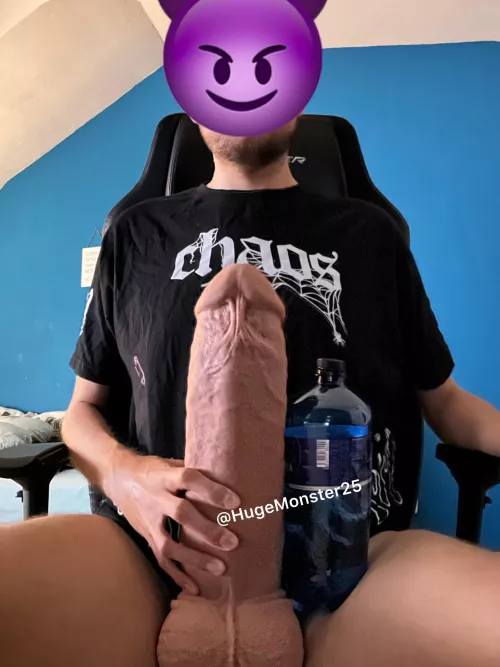 Just a little comparison with 2l bottle!