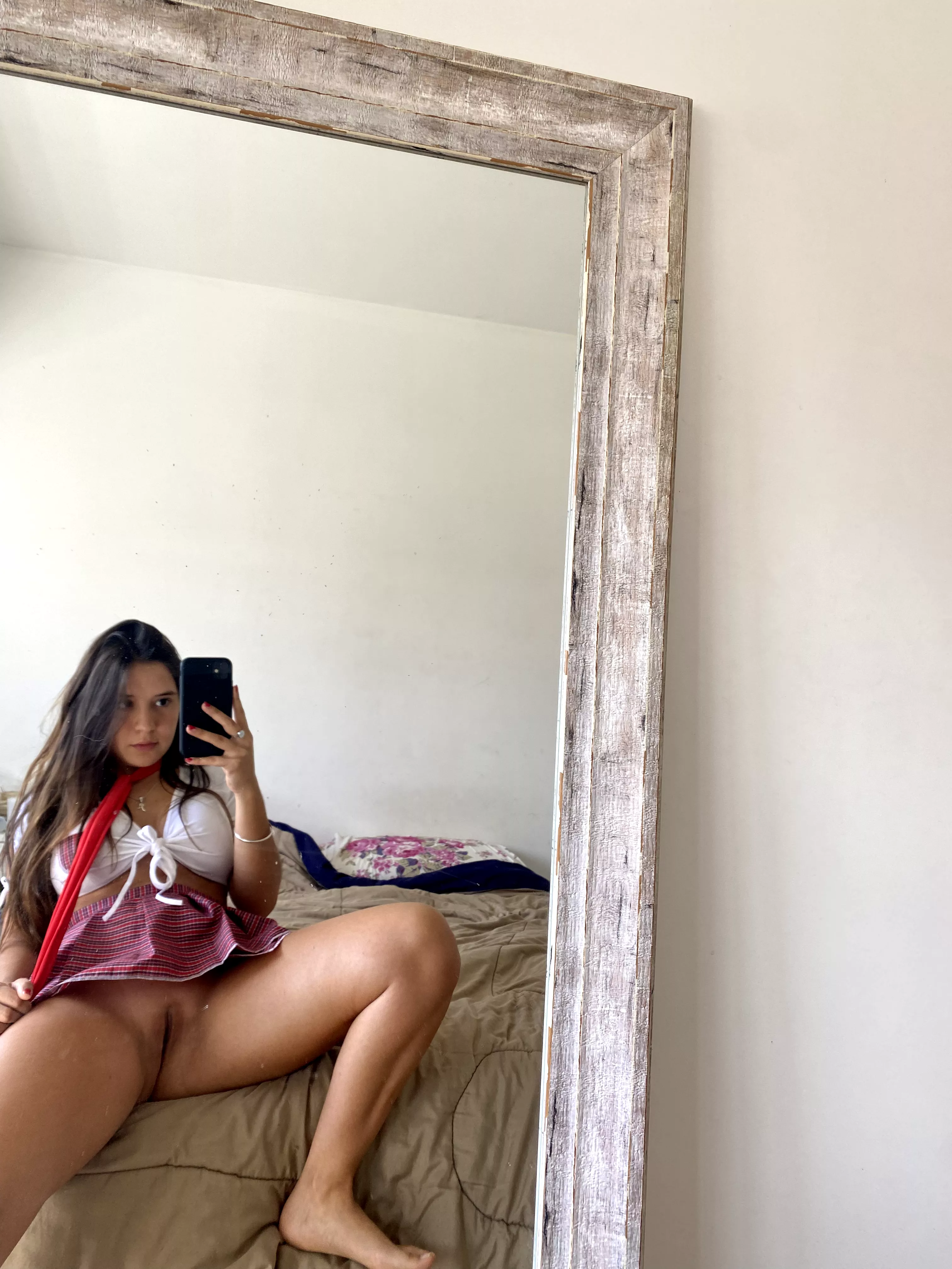 My skirt tastes like pineapples