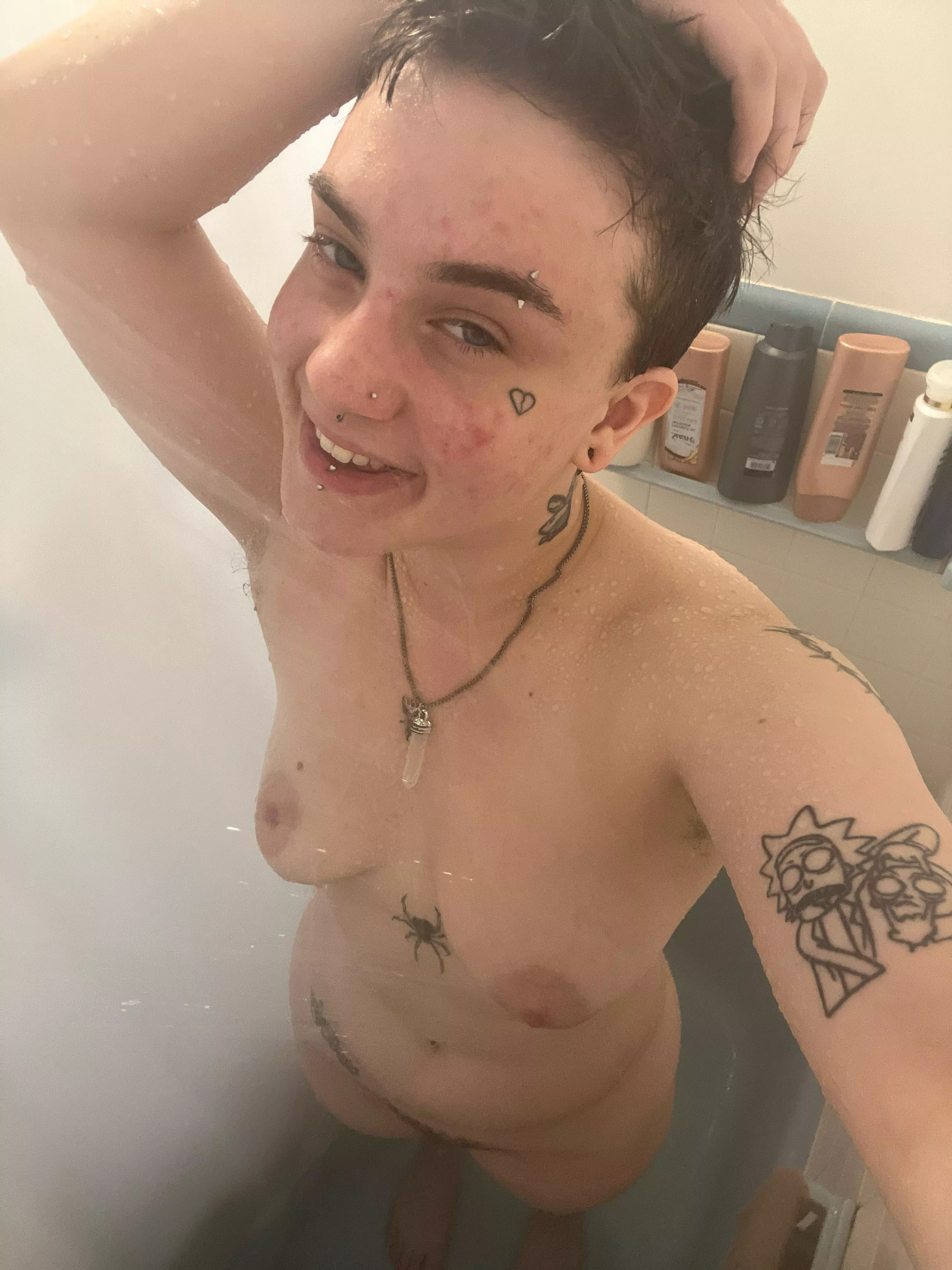 Pretty boi shower
