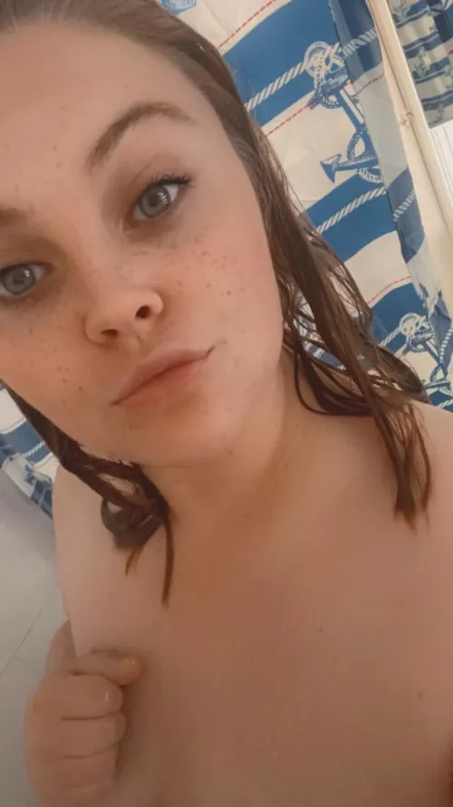 Shower selfie