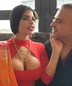 What’s the name of this Indian lady from a Niks Indian video