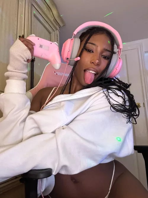 1 v 1 and if u lose u have to creampie me!! 🍼🫧🍰