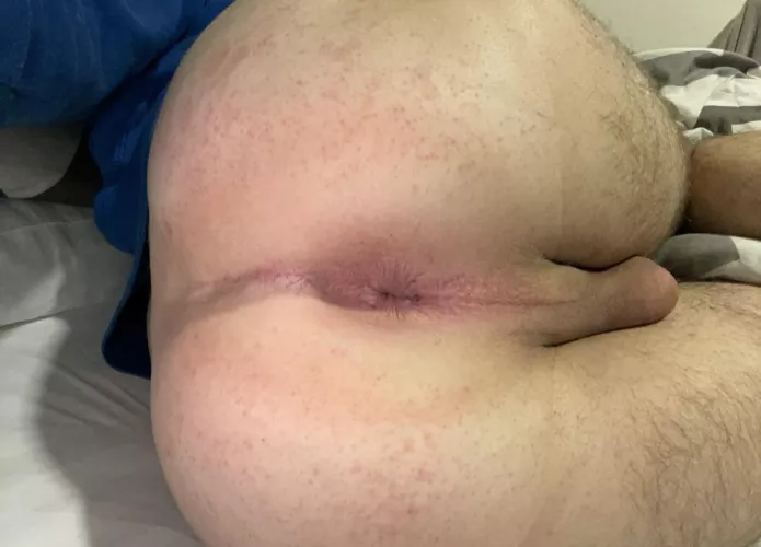 [21] What would you do if you walked in whilst I was taking this? 👀