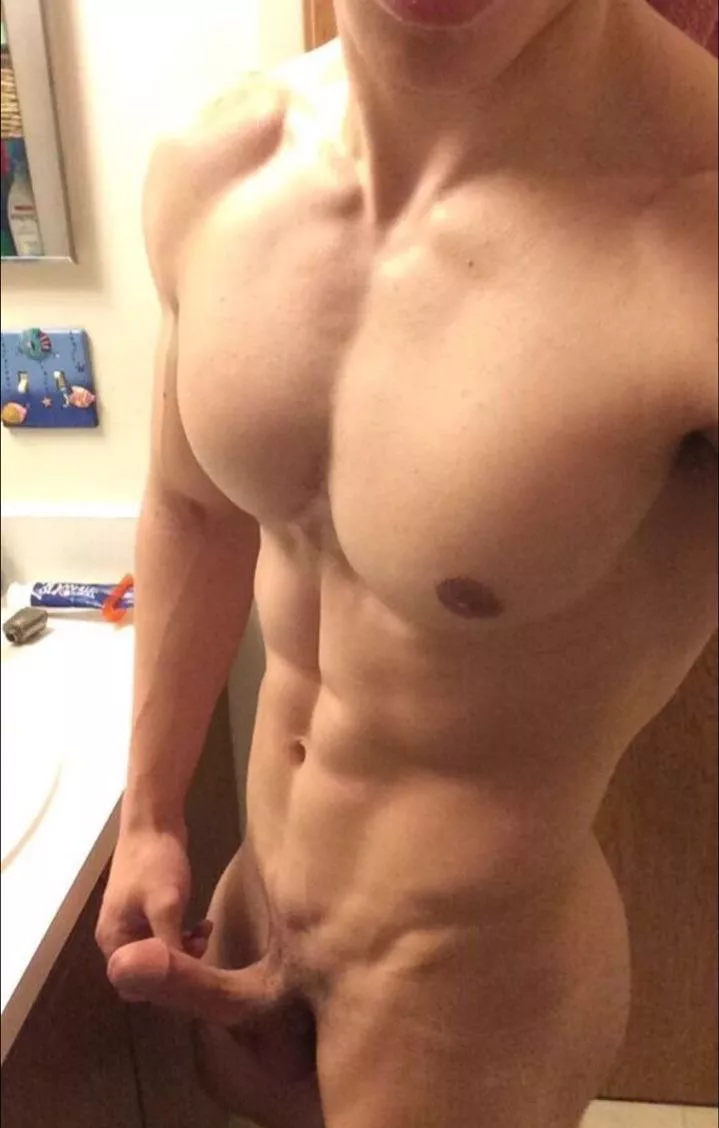 23 muscular dude boston @alex_smith4955