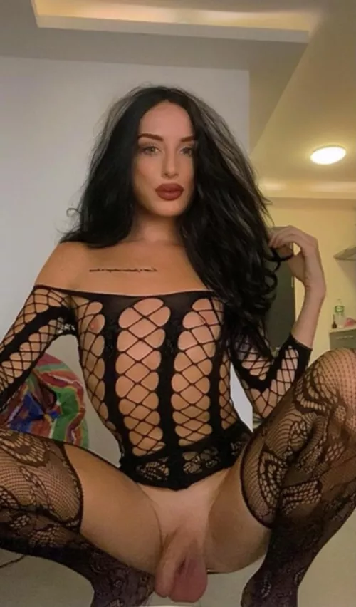 Are you ready to be mummy’s slut 😈🏳️‍⚧️🇬🇧🍆