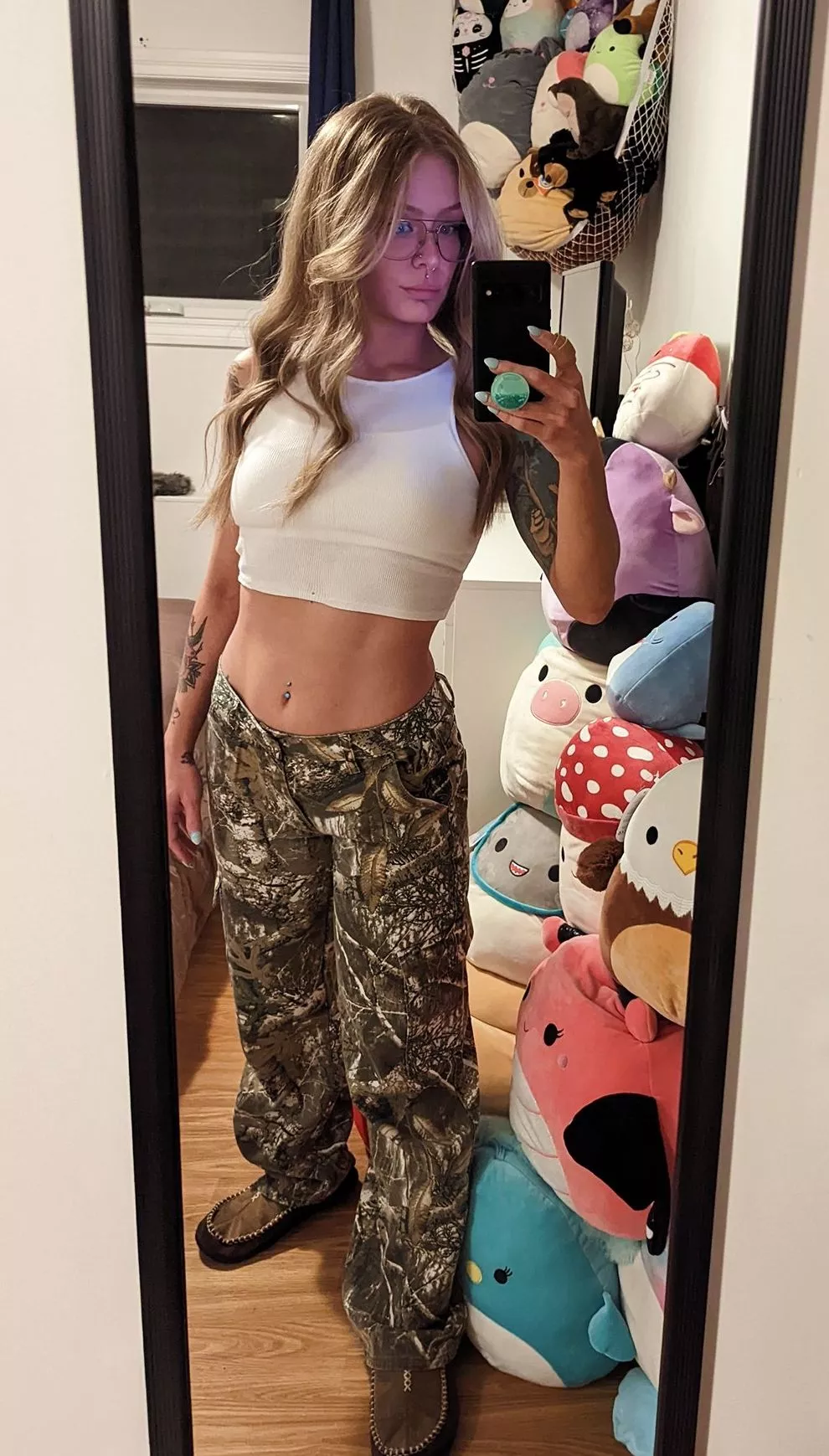 Can't help but show off this body in this light, feeling so powerful. (@RoraPickle)