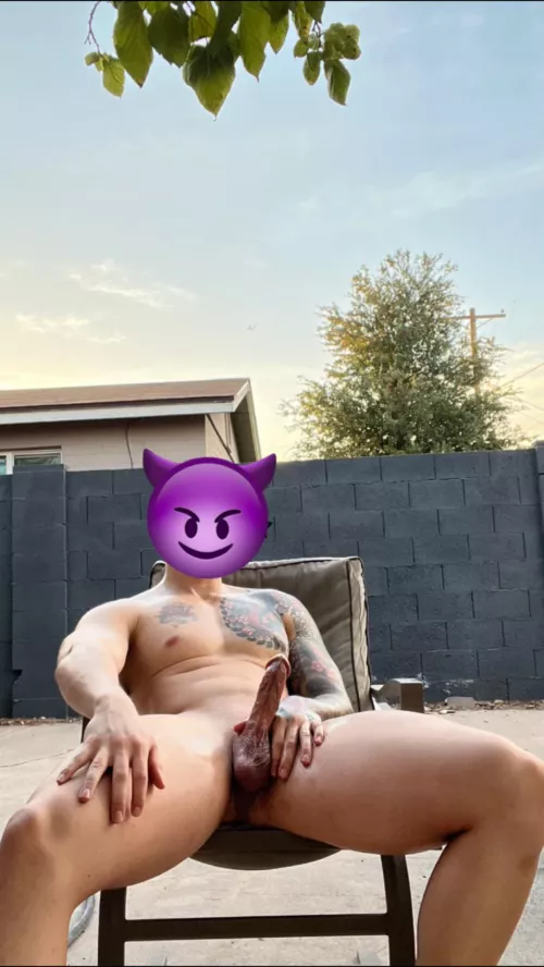 Do you like my big muscular legs?😈