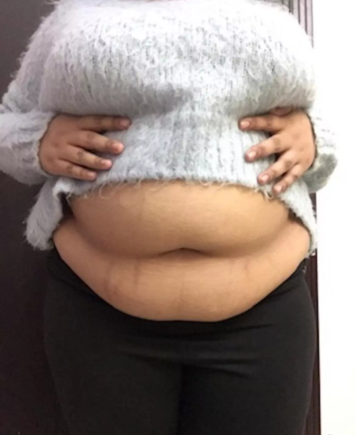 I get wet from being teased and praised about my belly 🙈