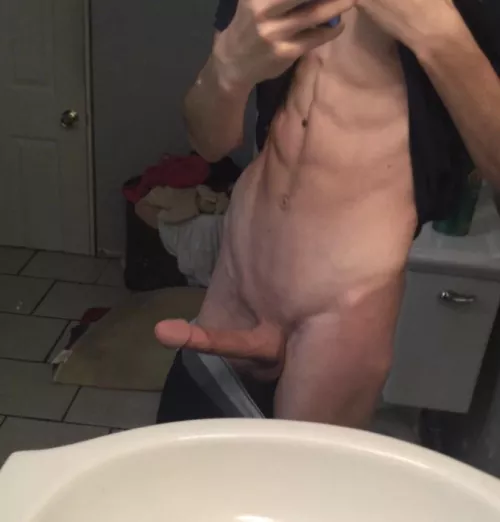 I need an extra hand 🤭😈