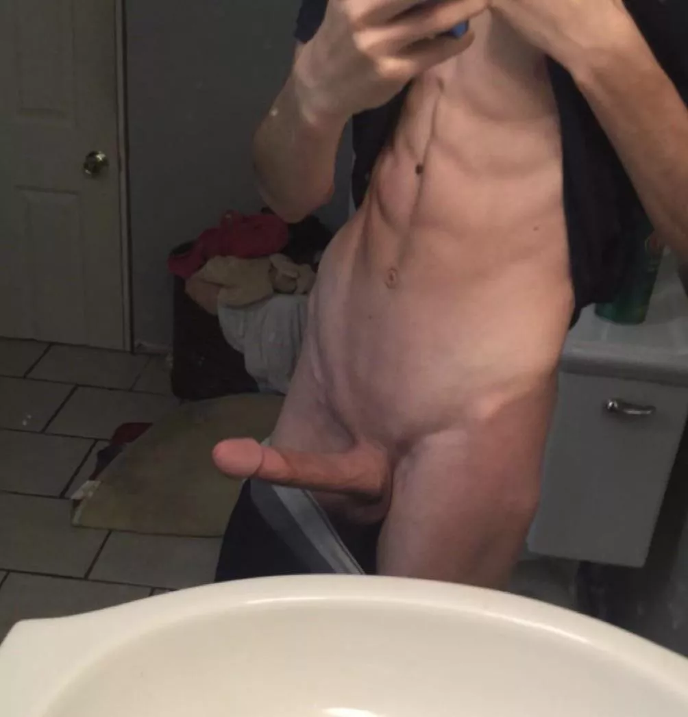 I need an extra hand 🤭😈