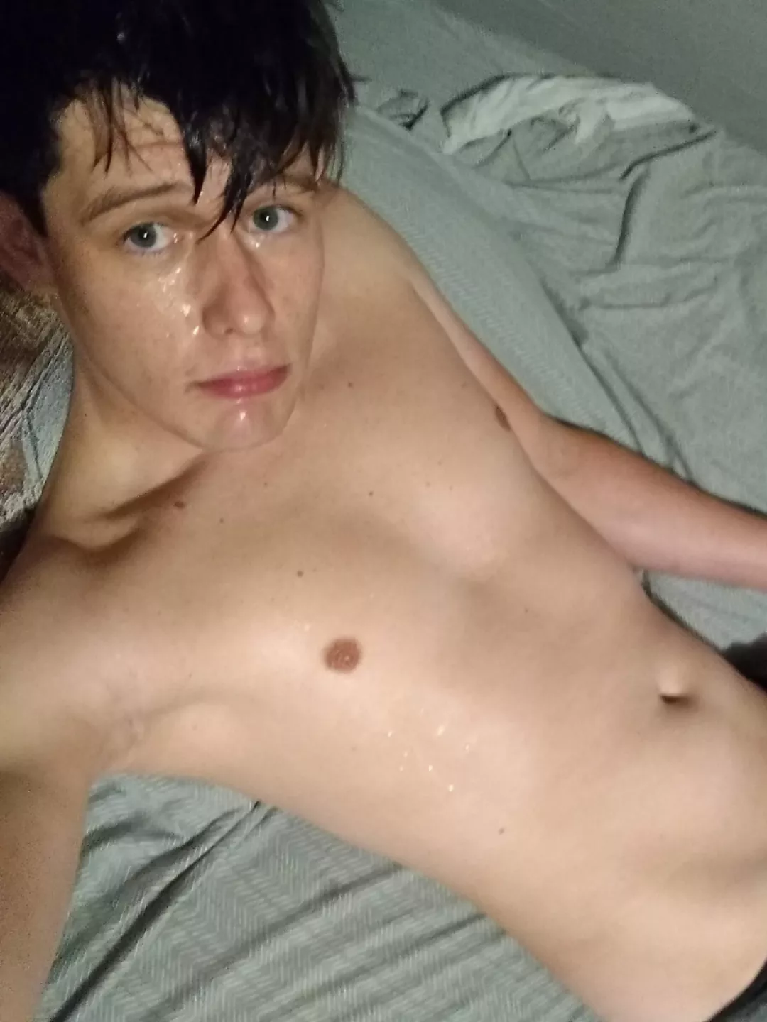 Make he feel like a slut in my DMs 🤤