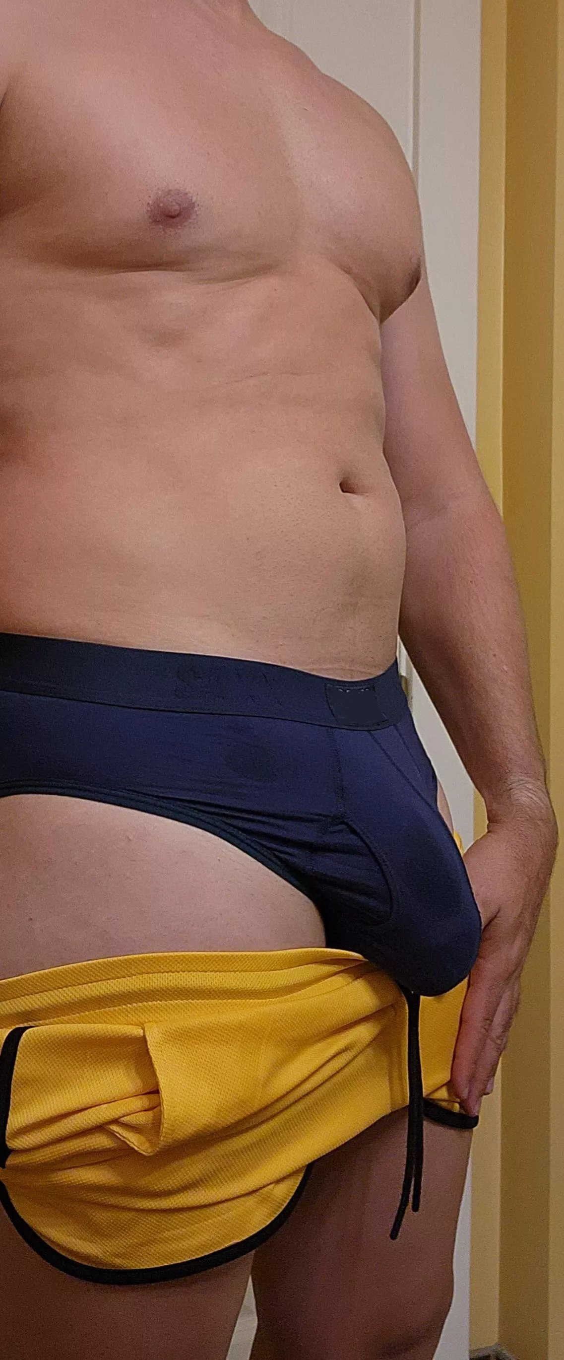 Post gym sweaty bulge!