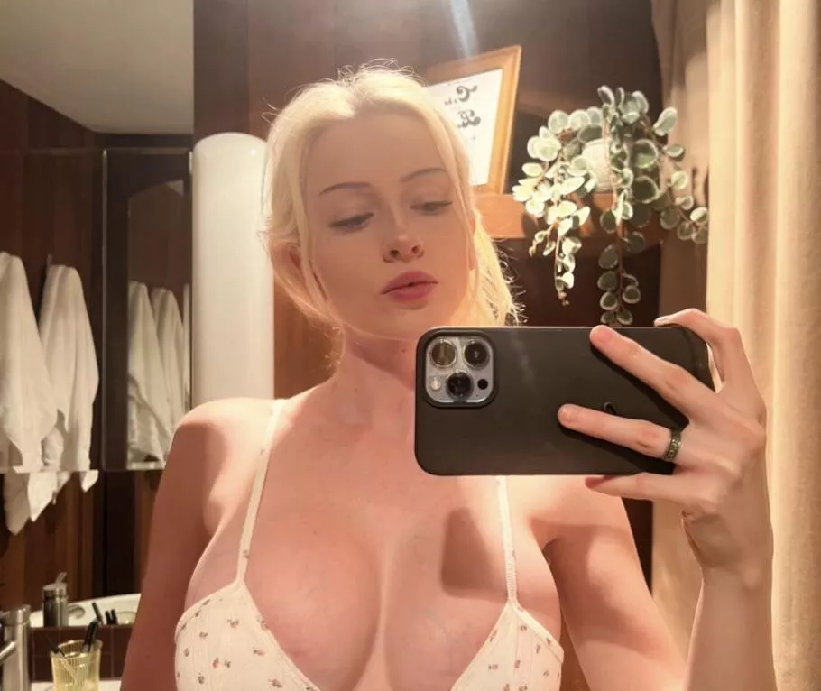 Small top, big titties