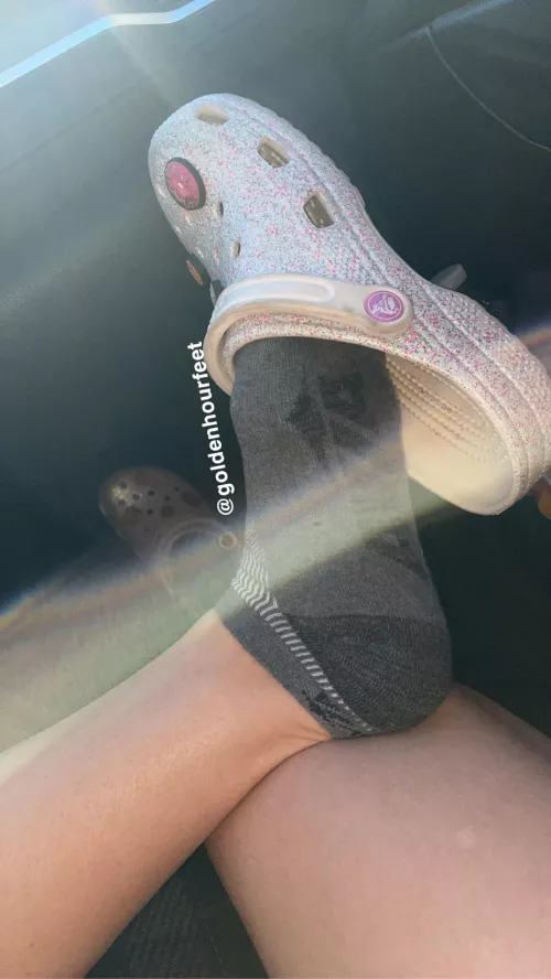 Sneak peak at my soles😜