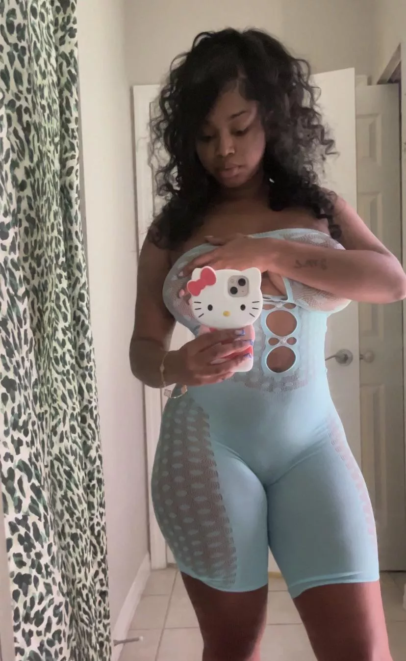 Who wants to be owned by me ;) 👻r.bby3x