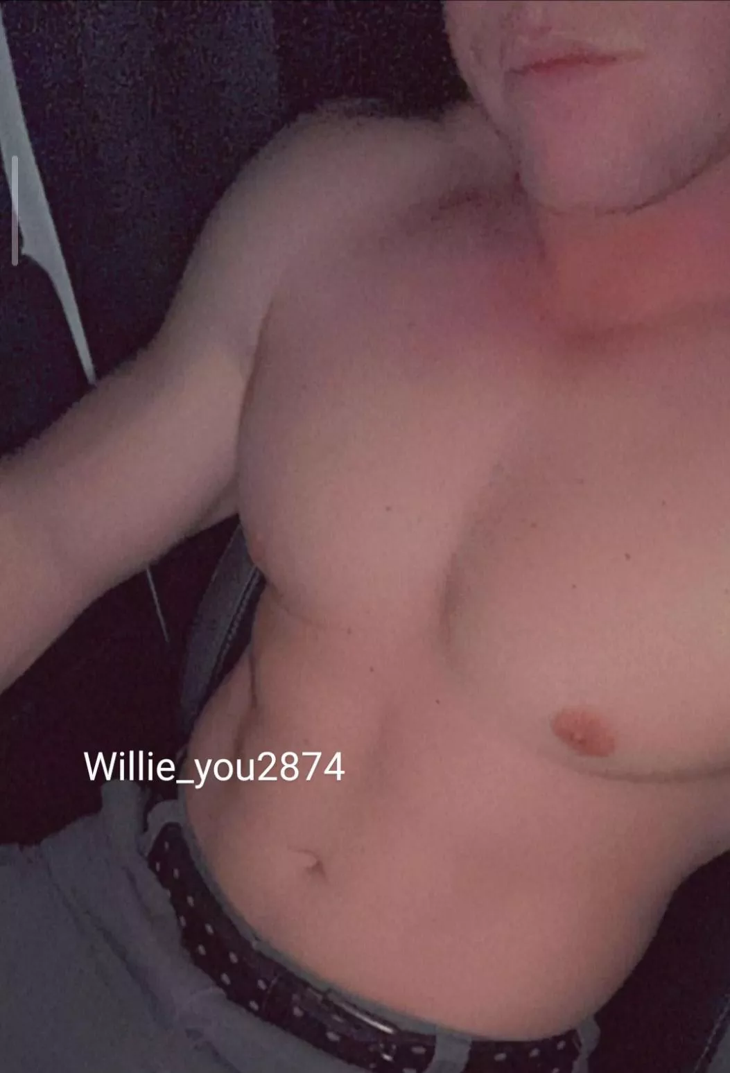 25 looking for fit muscle guys, who likes showing off in the snapgrp. Snap on the pic 😉