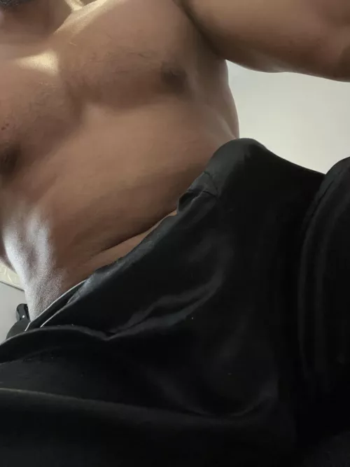 [40][m] it gets hard sometimes working from home!