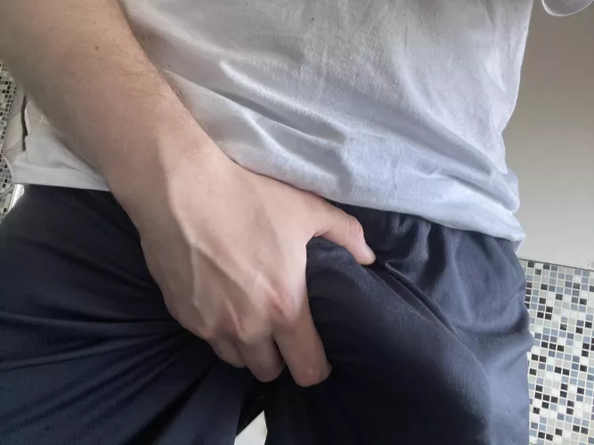 Anyone interested in my bulge?😏