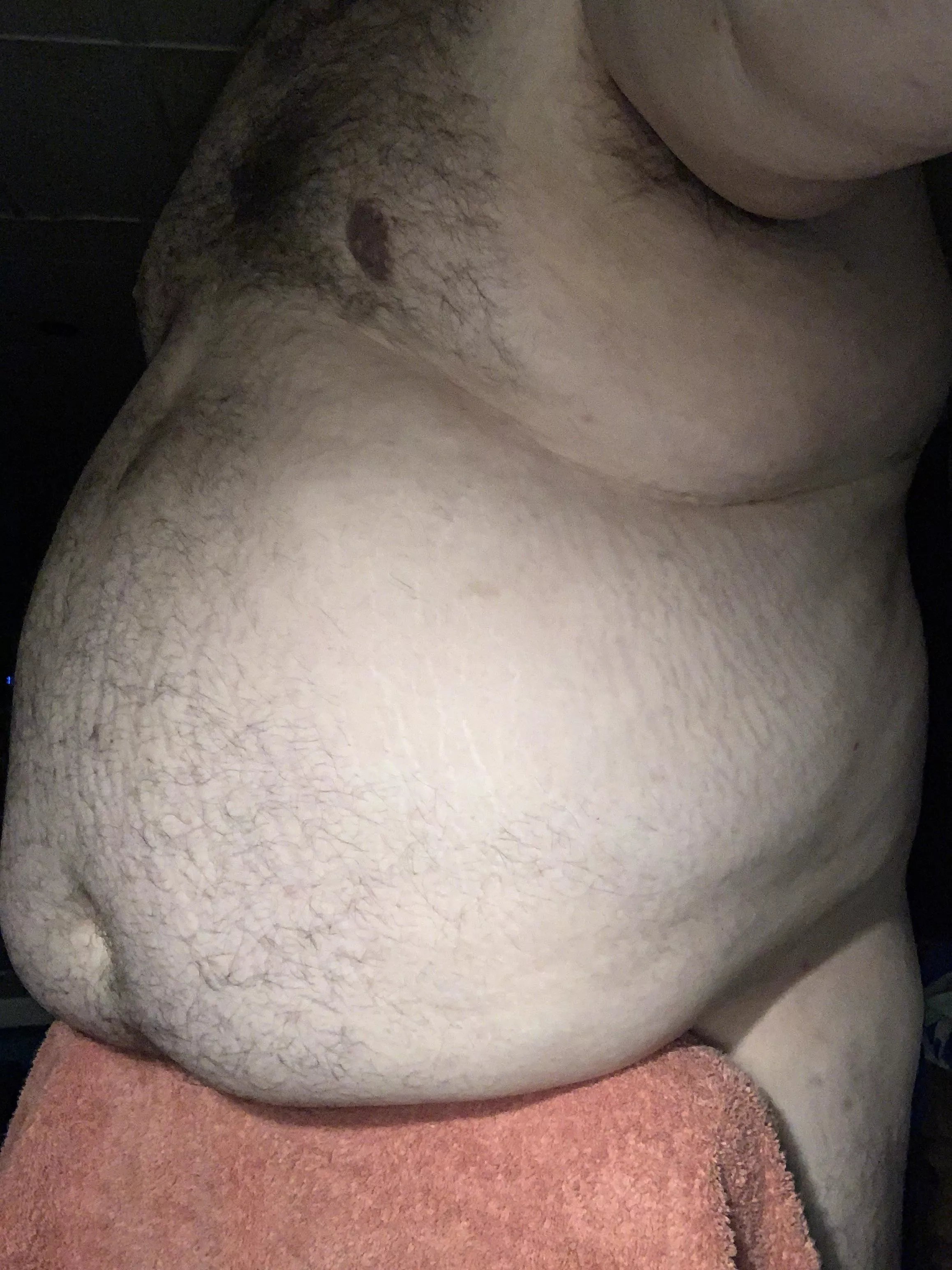 Come rub my belly and tease me🐷