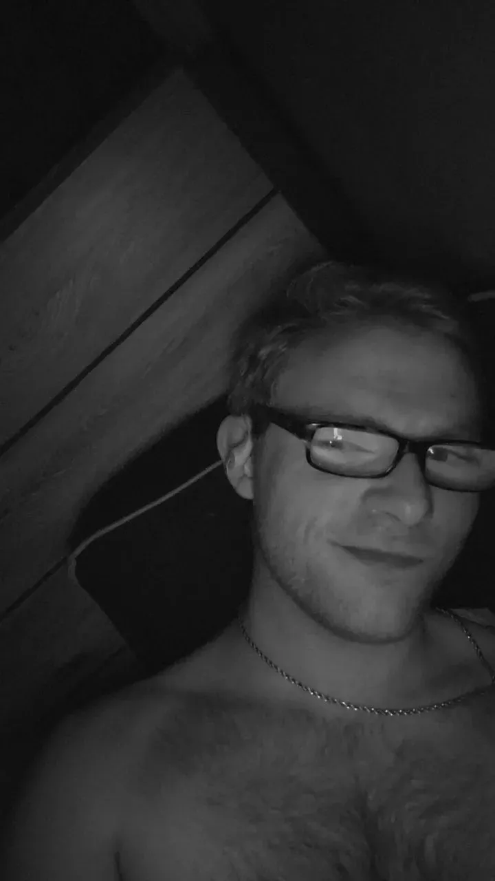 Feel free to dm. Looking forward to meeting new people 😁 Feel free to dm. Looking forward to meeting new people 😁