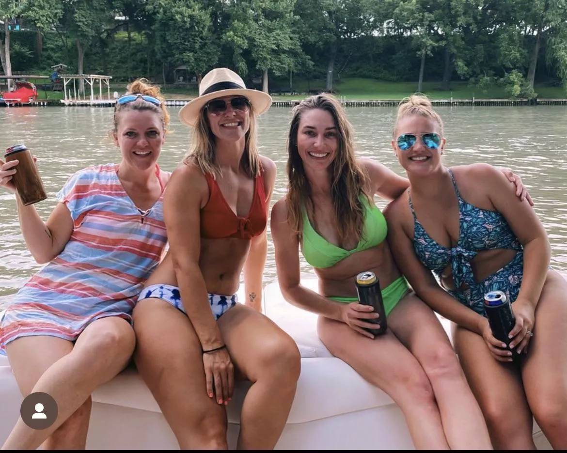 Hot milfs in bikinis