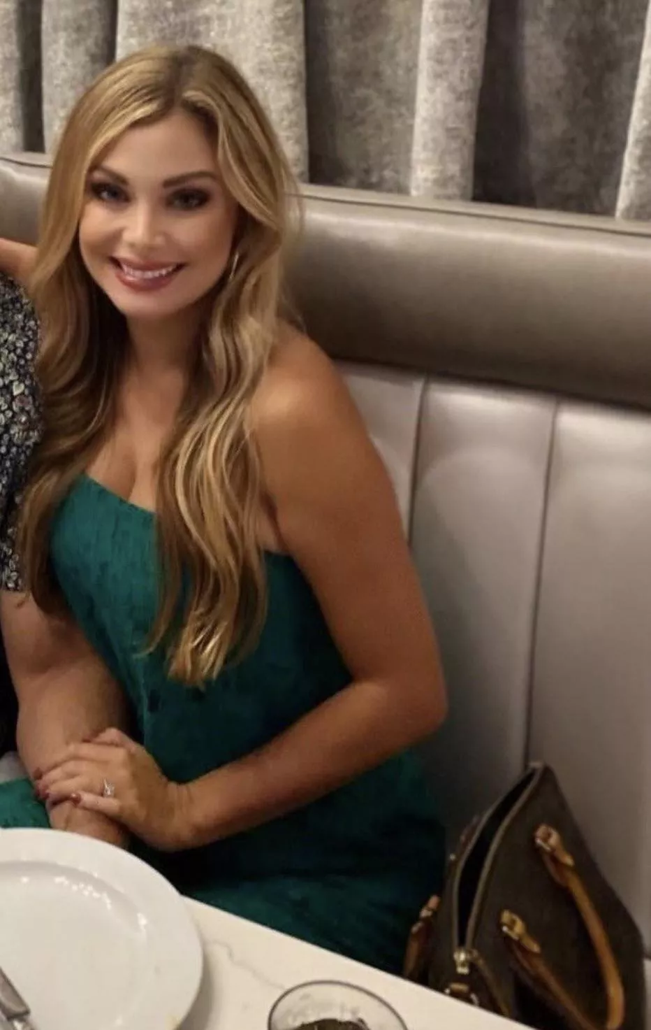 I would love to leave this restaurant and get naked