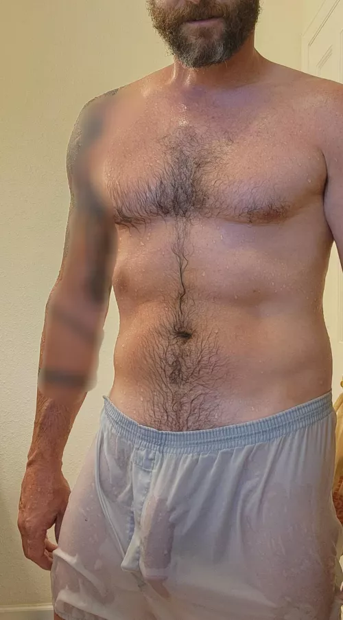 I'm here for the wet boxer contest