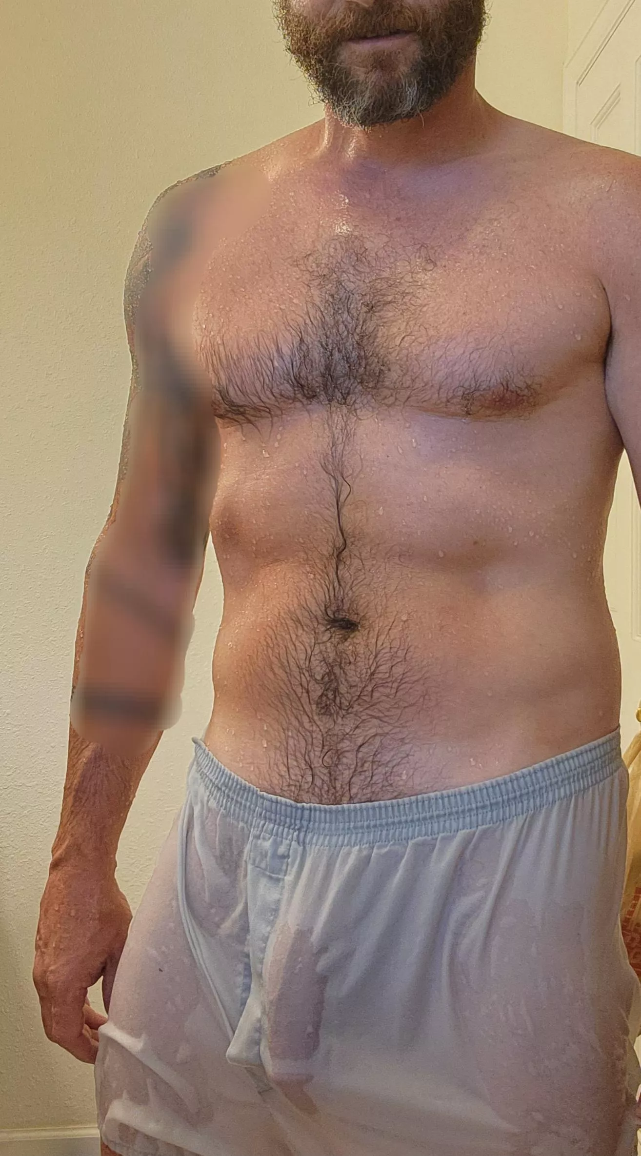 I'm here for the wet boxer contest I'm here for the wet boxer contest