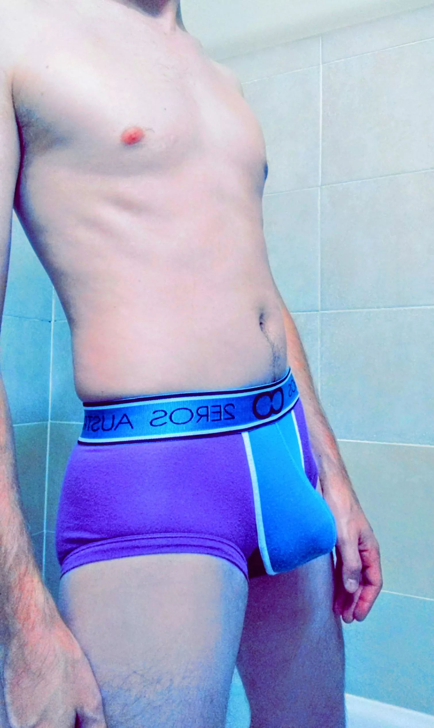 Is my bulge visible enough to count here? 😏🍆