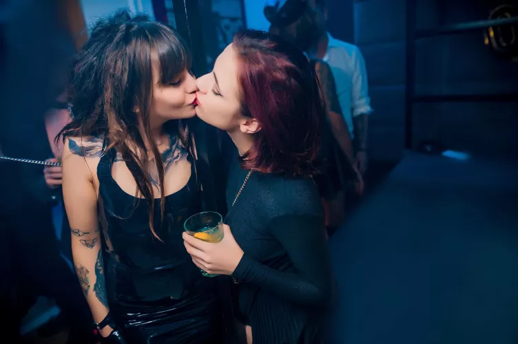 It's just a kiss at the event - nothing more.