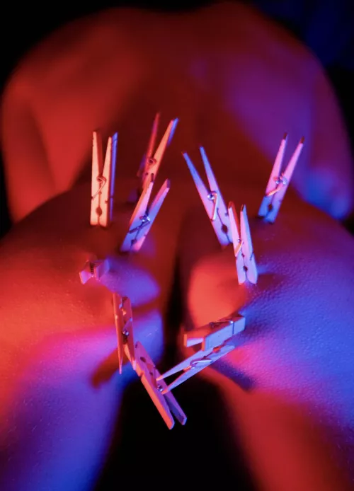 Just the warm up with some pretty lighting.