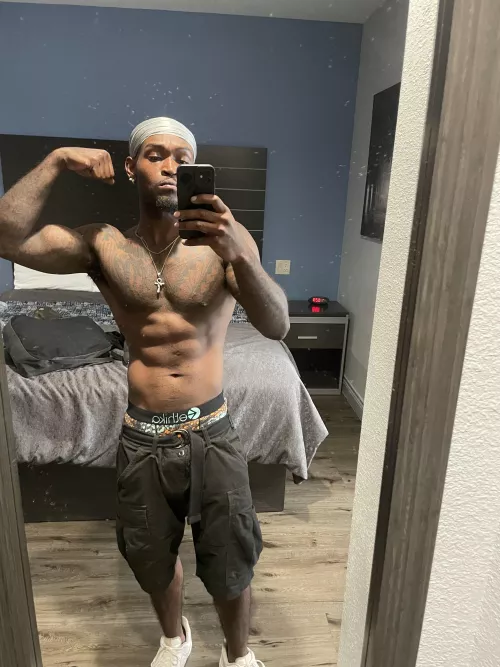 Looking for generous cucks that can help me pay some bills, pm me