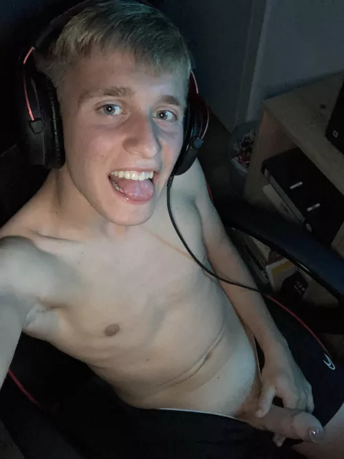 Maybe atleast 3 see this