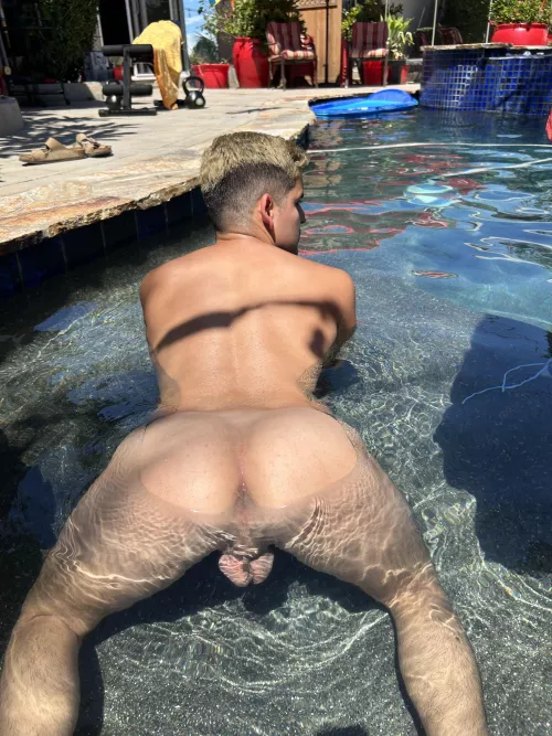 Pool days are always better naked