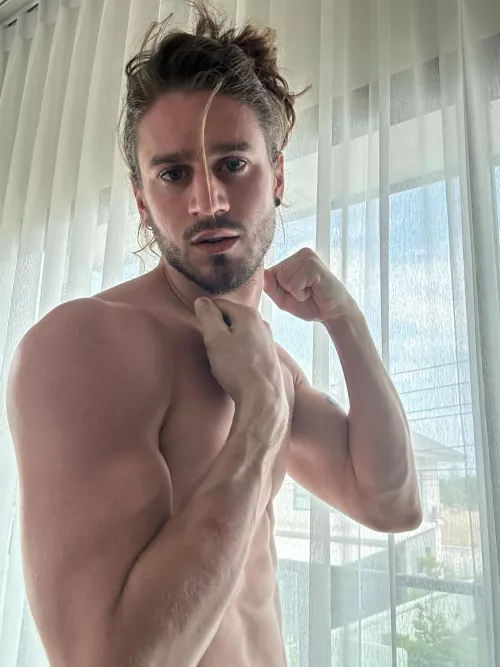 Skinny but strong 😘