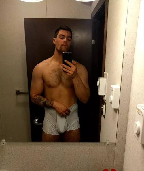 Way to horny right now