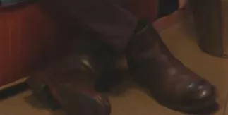 What boots does Bill Maher wear? (brown chelsea with a flat top above the ankle)