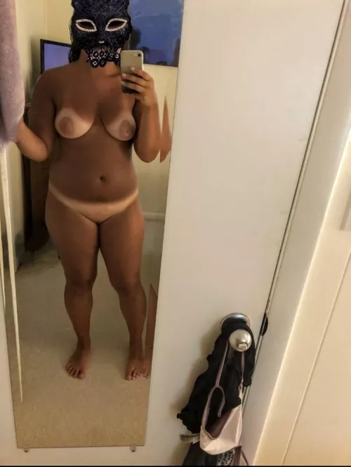 What do you think about my thick tanlines? [F]