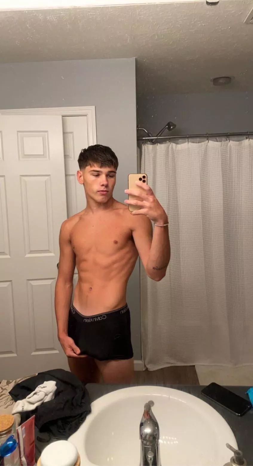 What kinda underwear should I wear ? 👀